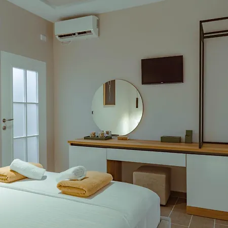 Inn Delmar Garden Golem (Tirana)