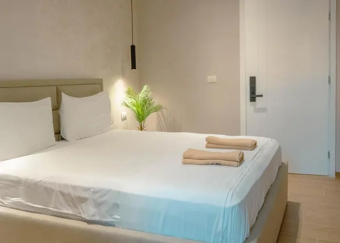 イン Delmar Garden