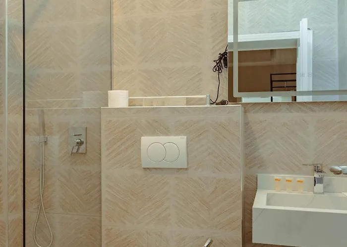 イン Delmar Garden