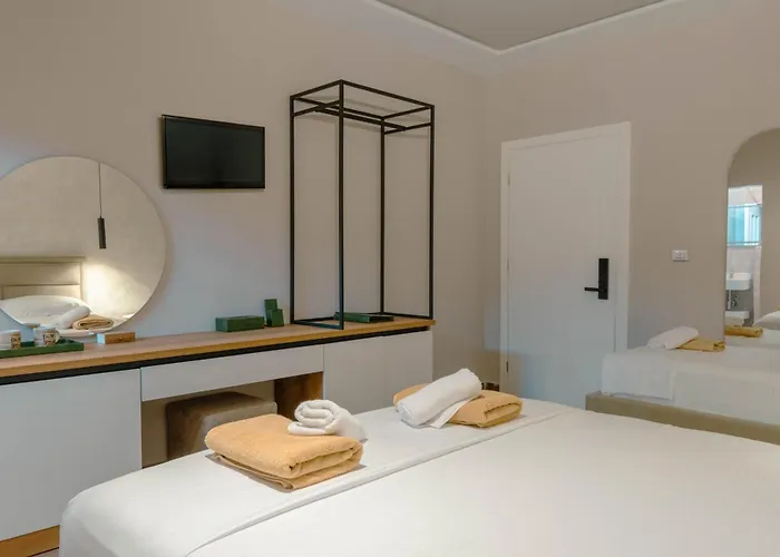 イン Delmar Garden