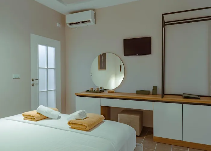 Inn Delmar Garden Golem (Tirana)